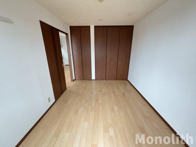 ガーデンパークA棟の洋室