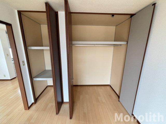 ガーデンパークA棟の洋室