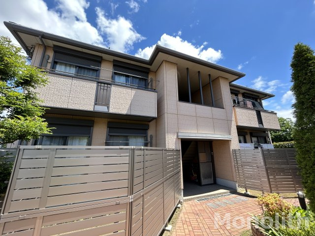 ガーデンパークA棟の外観