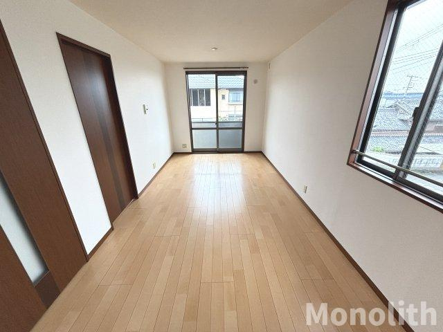 ガーデンパークA棟の居間・リビング