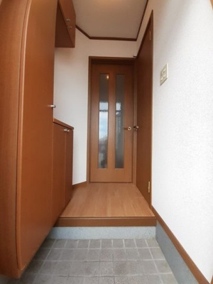 【玄関】 | パルク・フローランテ | 収納もある玄関です