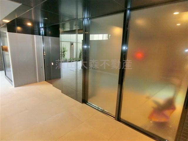 リテラス蒲田のエントランス