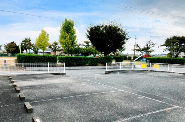 【前面道路含む現地写真】の画像