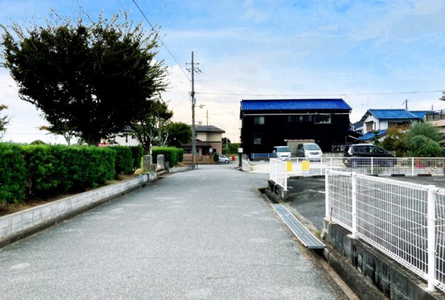 【前面道路含む現地写真】の画像