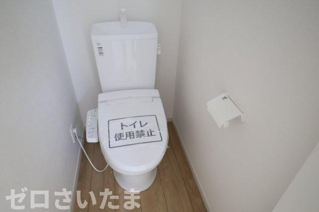 《仲介手数料無料》大宮区上小町864新築一戸建てケイアイ クラフト ピットのトイレ