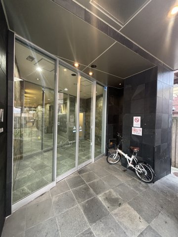 大阪市中央区南船場１丁目の賃貸マンションのエントランス|建物の内部です