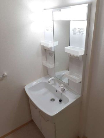 ライラック　Ｂの洗面所|脱衣スペースもあります