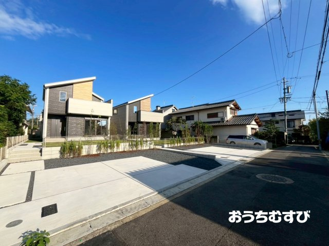 守山区小幡北(全2棟)1号棟の前面道路含む現地写真