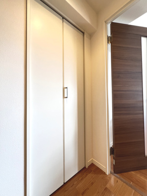 【収納】 | アドリーム横浜鴨居 | 廊下にも収納スペース完備