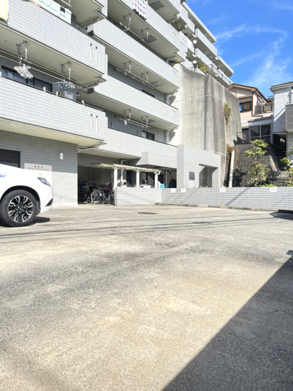 【駐車場】 | アドリーム横浜鴨居 | 駐車場です。