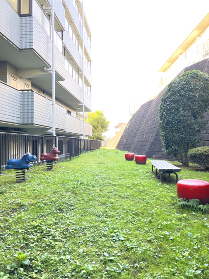 【設備】 | アドリーム横浜鴨居 | 敷地内遊び場です。