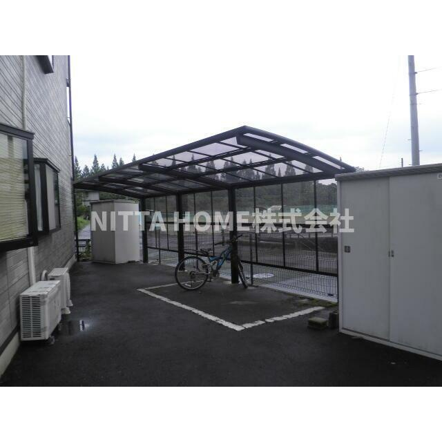 ライスステージ広瀬 駒場新町のその他共用部分|屋根付きの駐輪場になります＊