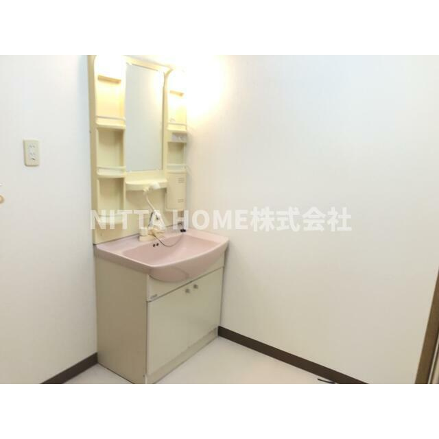 ライスステージ広瀬 駒場新町の洗面所|独立洗面台がついていて身支度にも便利ですね(*^_^*)