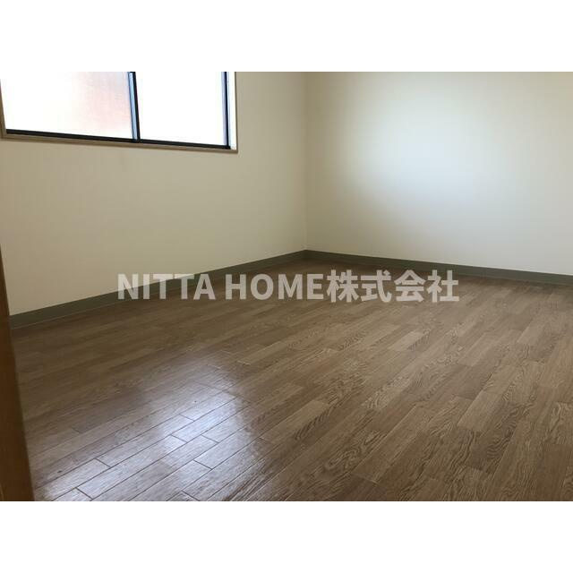 ライスステージ広瀬 駒場新町の内装|６帖の洋室になります◎