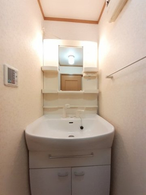 【洗面所】 | チェリッシュⅠ | コンパクトで使いやすい洗面所