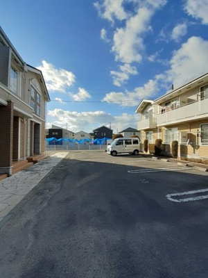 【駐車場】 | チェリッシュⅠ | 駐車場に車を止められます