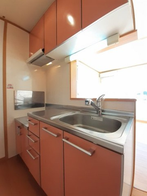 【キッチン】 | チェリッシュⅠ | コンパクトなキッチンで掃除もラクラク