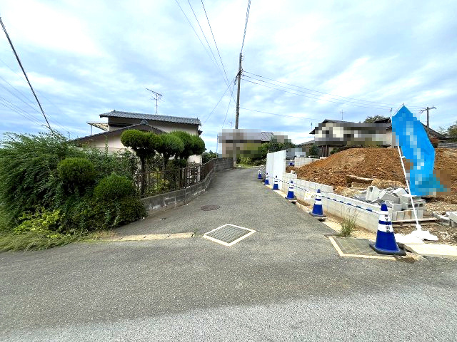 【その他】 | 糟屋郡篠栗町中央6丁目2期　2号棟（全3棟）【仲介手数料無料・0円】 | 現地写真。前面道路です。