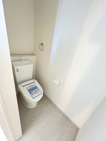 【内装】 | 糟屋郡篠栗町中央6丁目2期　2号棟（全3棟）【仲介手数料無料・0円】 | 施工例。2階にもトイレです。施工例は完成時と異なる場合があります。