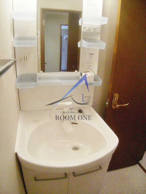 キャトルセゾン蒲田の洗面所|独立洗面台です。
