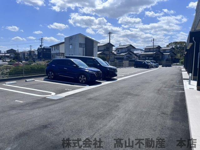 ラコッリーナの駐車場