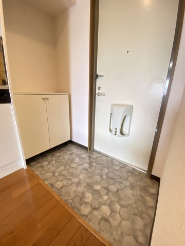 コーポ論地　No.2の玄関