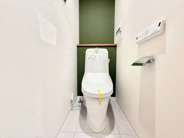 練馬区西大泉1丁目　中古戸建のトイレ|ウォシュレット付きのトイレはいつも快適！

現地ご見学希望・資料請求などお気軽にお問い合わせ下さい！
03-5990-5201