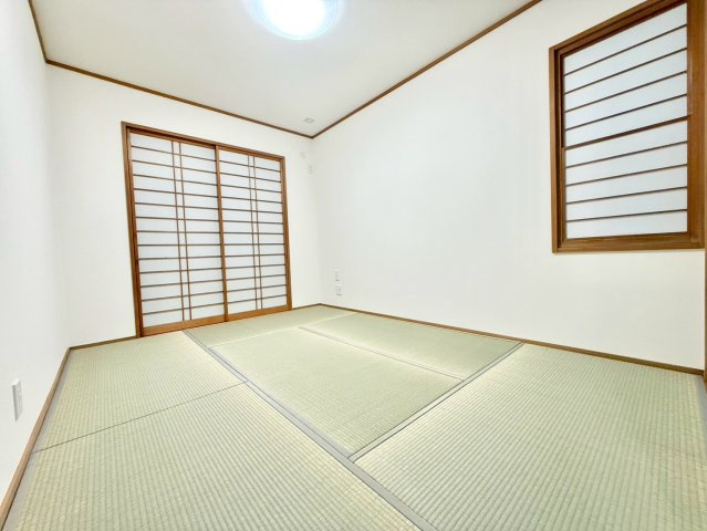 練馬区西大泉1丁目　中古戸建の和室|しっとりと落ち着いた雰囲気の和室です。

現地ご見学希望・資料請求などお気軽にお問い合わせ下さい！
03-5990-5201