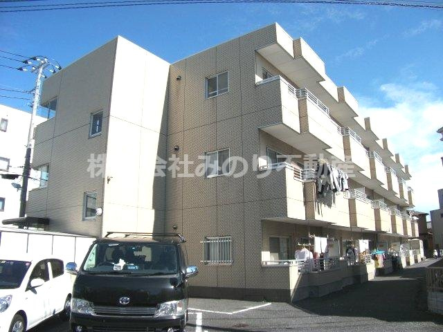 クレセントパレスの外観