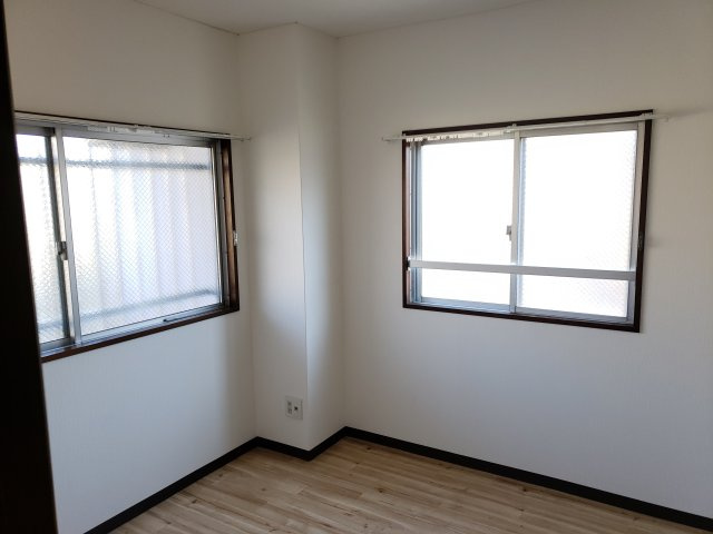 クレセントパレスの洋室