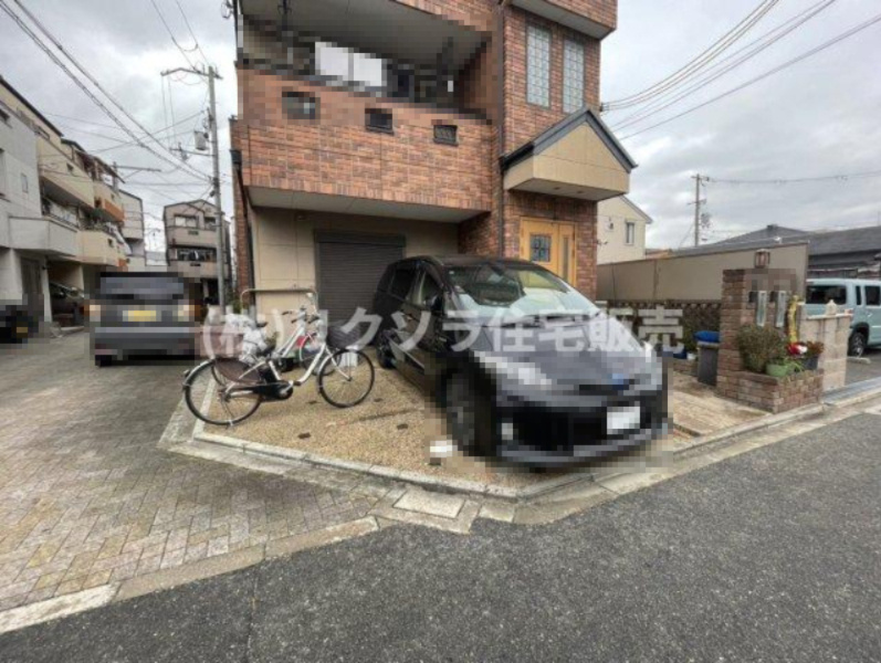 大日町4丁目　中古一戸建ての駐車場|1台駐車可
■物件内覧・資金計画相談・住宅ローン相談、リフォーム相談、お問合せ受付中■
※当日・翌日のご内覧、ご相談はお電話でのお問合せがスムーズです！
