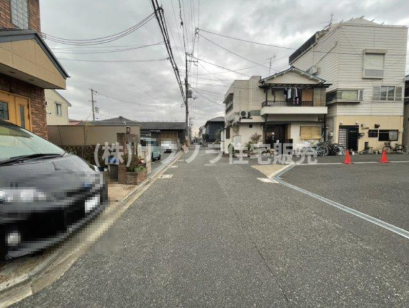 大日町4丁目　中古一戸建ての前面道路含む現地写真|■物件内覧・資金計画相談・住宅ローン相談、リフォーム相談、お問合せ受付中■
※当日・翌日のご内覧、ご相談はお電話でのお問合せがスムーズです！