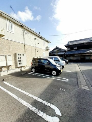 【駐車場】 | カーサ・ソーレ　Ａ | 駐車場があるので、車を買う予定の方も安心です
