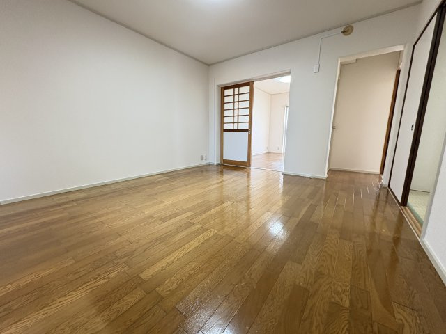 明石大窪住宅４号棟の洋室