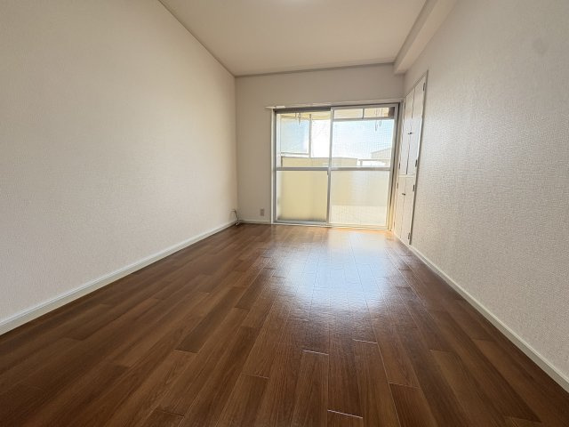 明石大窪住宅４号棟の洋室