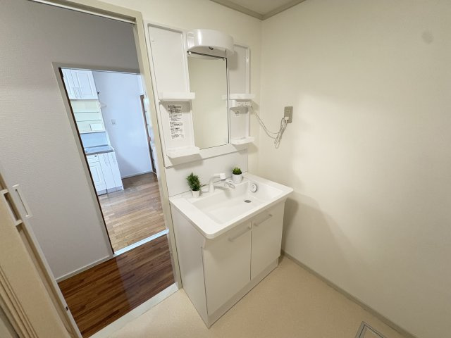 明石大窪住宅４号棟の独立洗面台