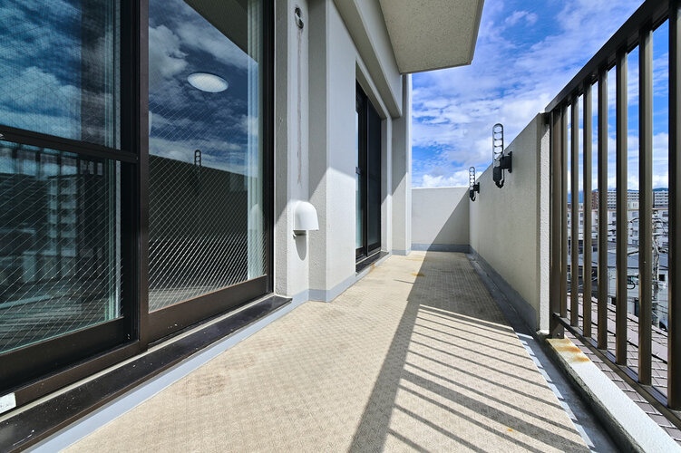 エンゼルハイム春日グランコートのバルコニー