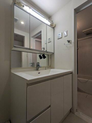 【独立洗面台】 | ガーデン板橋氷川町 | 独立洗面台で身支度をすべて済ませてしまいましょう