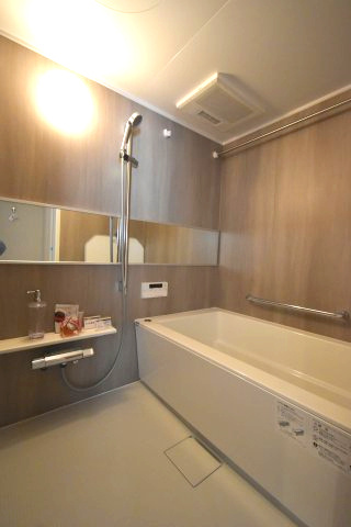 ビバリーホームズ松濤の浴室|浴室換気暖房乾燥機付きお風呂です。