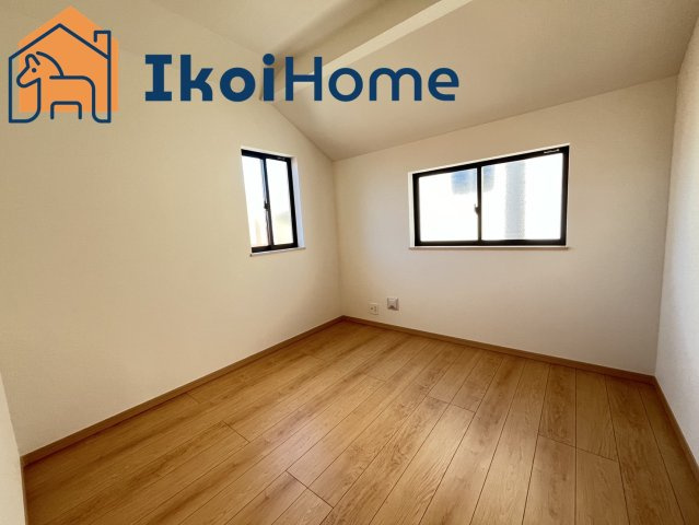 明石市松が丘3丁目24-1期　2号棟　新築の子供部屋|◆同社施工例◆全居室ペアガラス標準装備。一般の窓ガラスの２倍の断熱効果がございます。