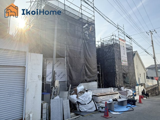 明石市松が丘3丁目24-1期　2号棟　新築の前面道路含む現地写真|●資料・カタログのご請求無料●前面道路は北東側　幅員5.8ｍで広々です。安心して駐車して頂けます。