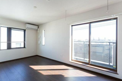 【居間・リビング】 | フォーブル白鷺 | 明るい洋室！