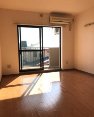 ビュー久米川パルの居間・リビング