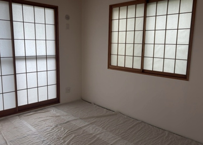 【寝室】 | プレジャーガーデン橋本 | 寝室でゆっくりと過ごすためにはベッド周りの適度な空間を担保することや窓の位置、照明の明るさ、寝室の広さなどを考える必要があります。自身や家族の構成とライフスタイルに併せて寝室にする部屋を選びましょう！