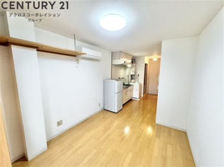 早川総合東ビルの居間