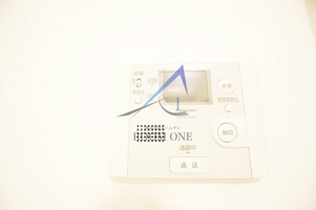 リヴシティ八丁畷のセキュリティ|モニター付きインターホンです。