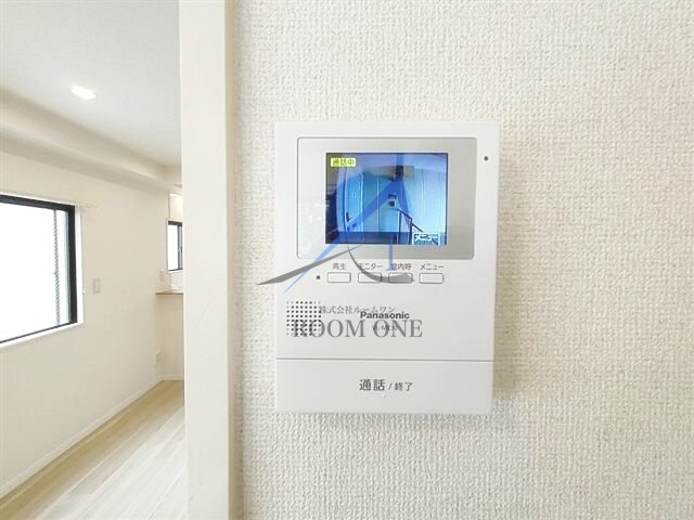 コーポサンシャインのセキュリティ|モニター付きインターホンです。