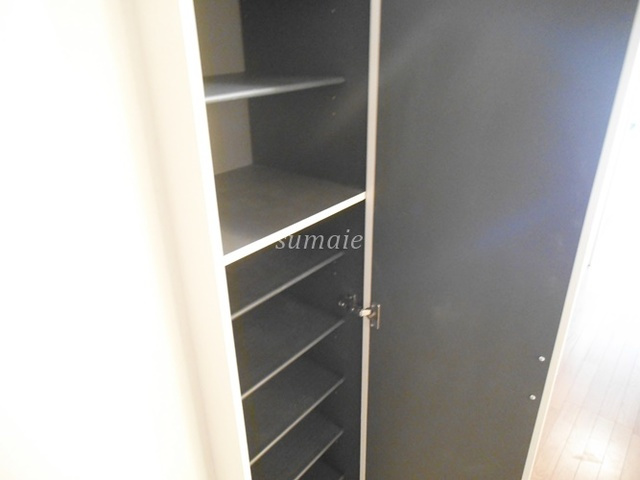 セリシエ赤羽の収納|玄関収納です☆
