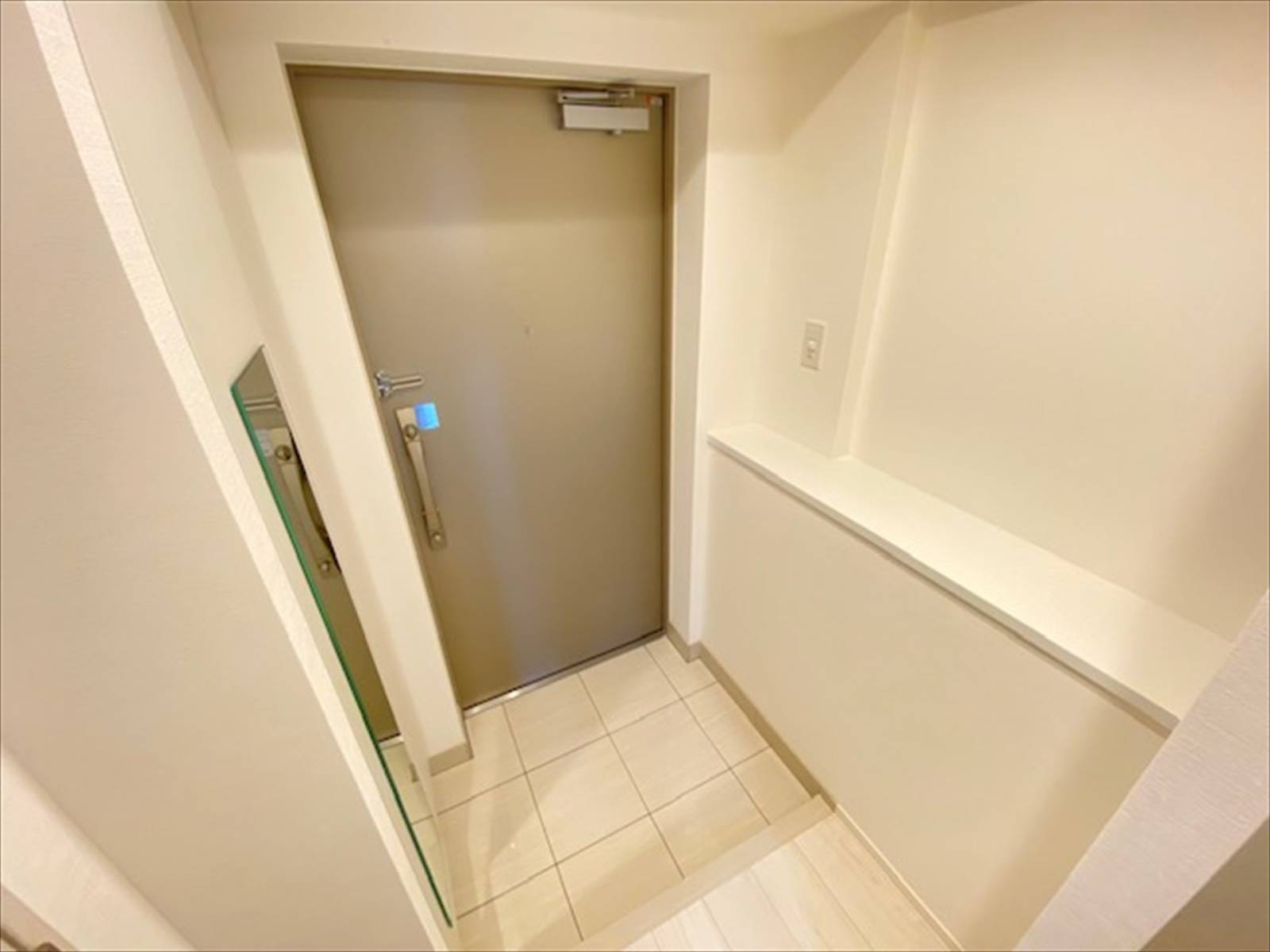 クオリタス門前仲町の玄関