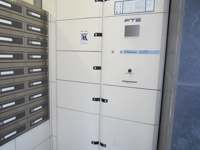 ＬＡ．ＸＥＢＥＣ東十条のその他共用部分|便利な宅配ロッカー付きですよ。